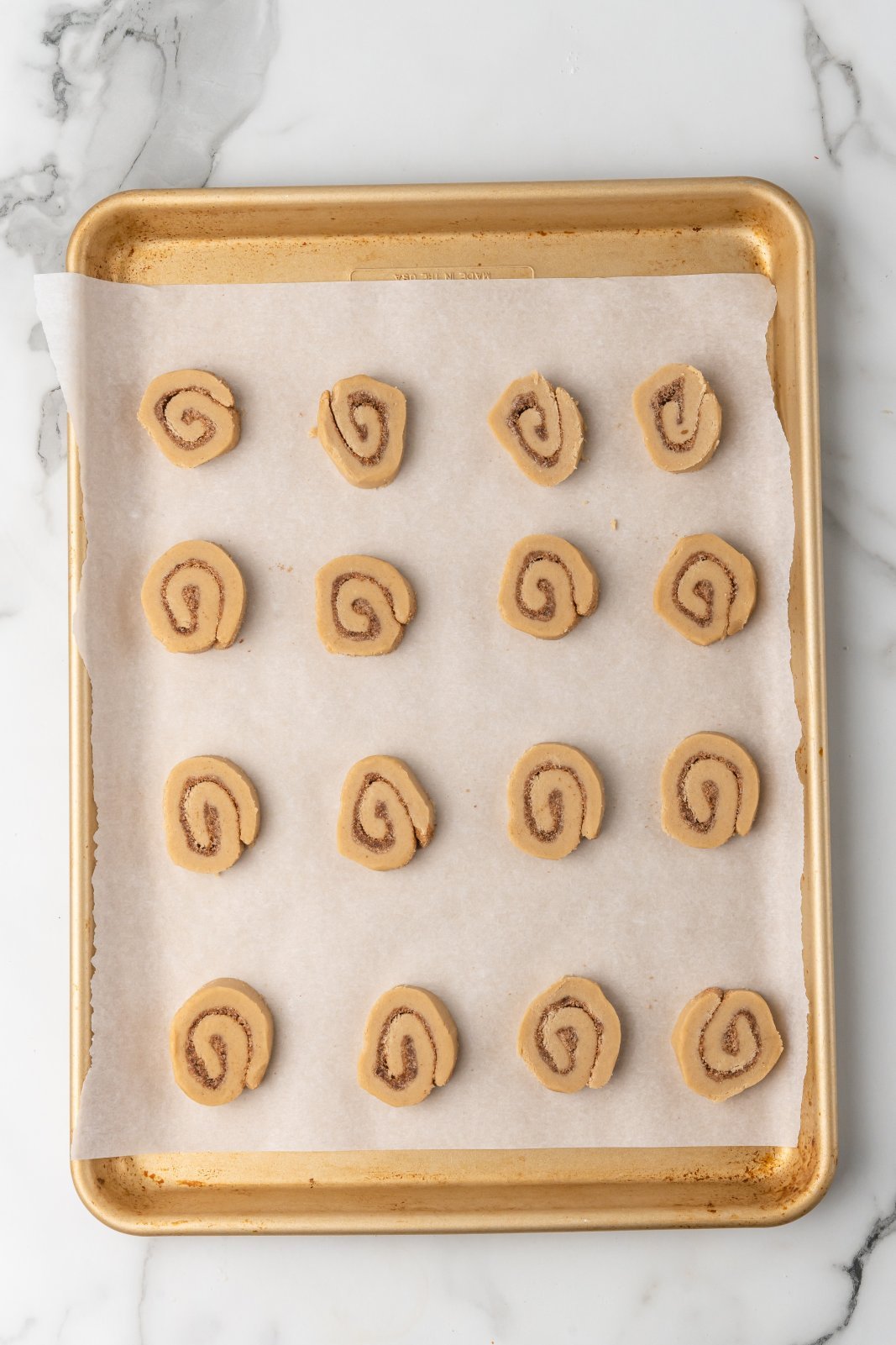 raw cookies on cookie sheet