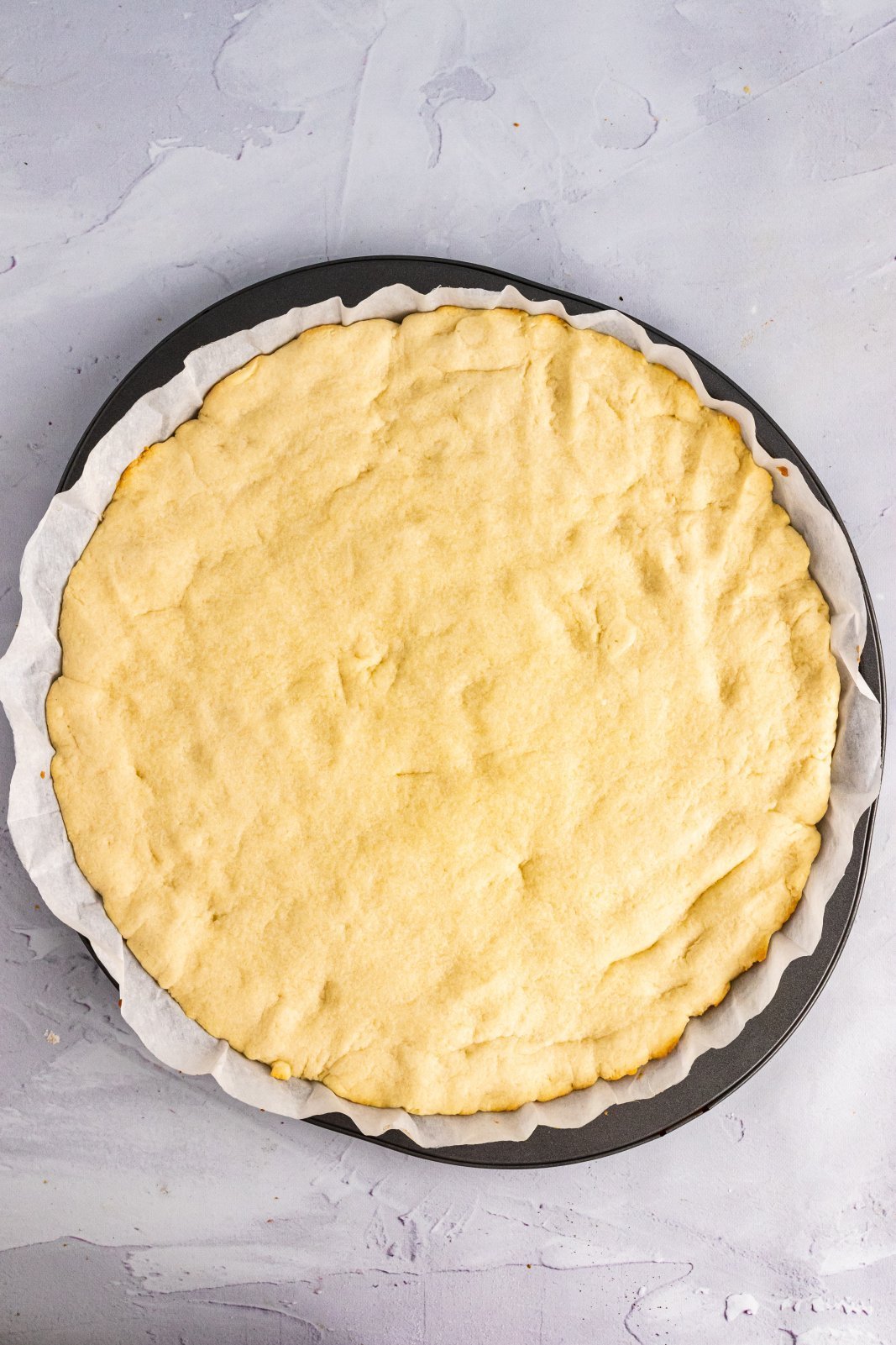 cooked cookie dough "crust" is shown